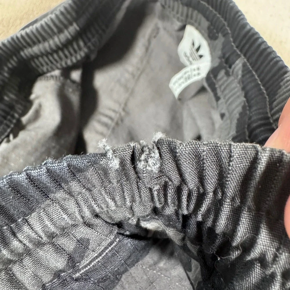 Adidas Cargo Pants Mens Medium Grey Black Camo Good Ripstop IK3535 Trefoil - Picture 7 of 13
